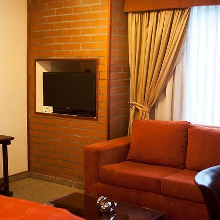 Apartaestudios Los Andes Богота Экстерьер фото