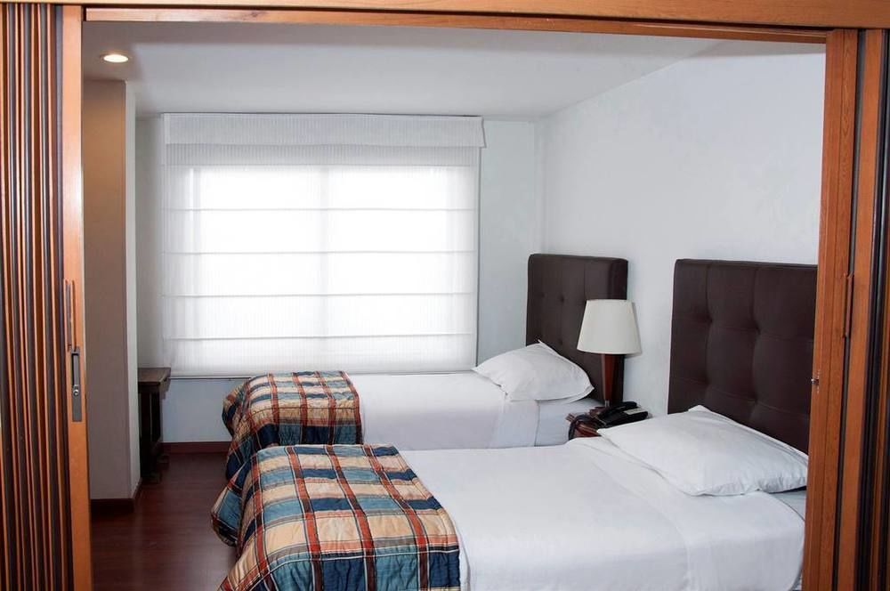 Apartaestudios Los Andes Богота Экстерьер фото